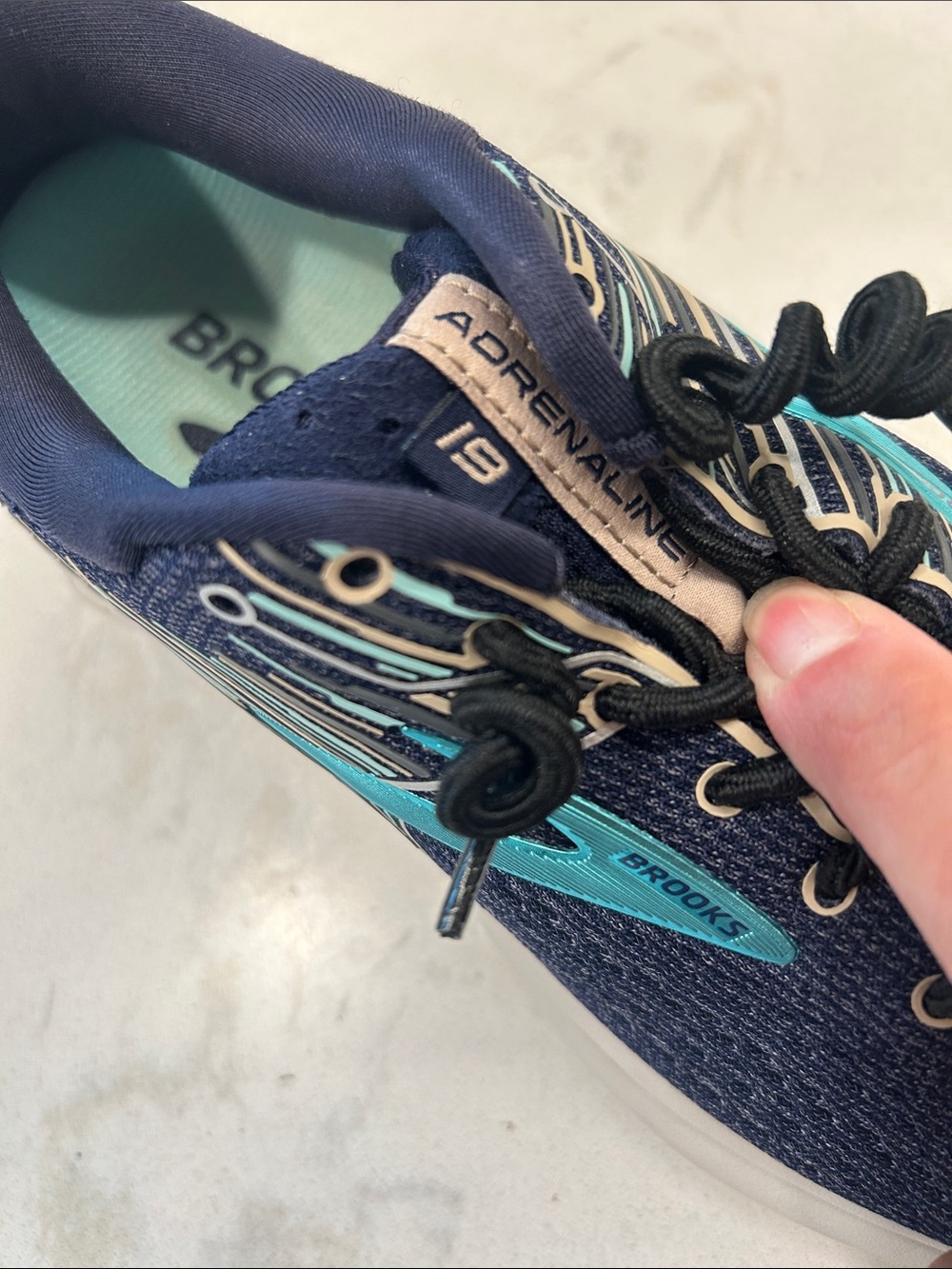 Brooks Women's Adrenaline GTS 19 Running Shoes Size 8 - Picture 12 of 16